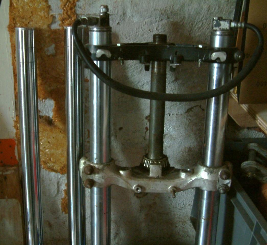 Voorvorken honda  35 mm 37 mm en 38 mm antiduik systeem