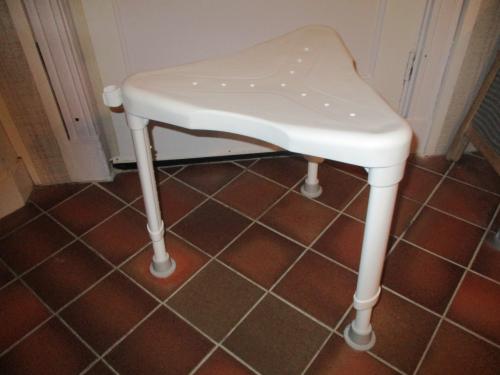 Te koop in hoogte verstelbare douchkruk