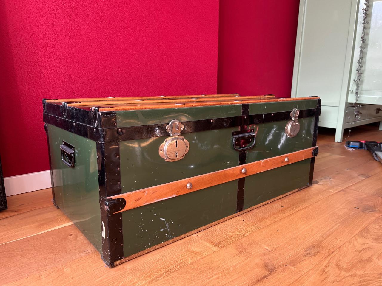 ‘vintage’ legergroene kist