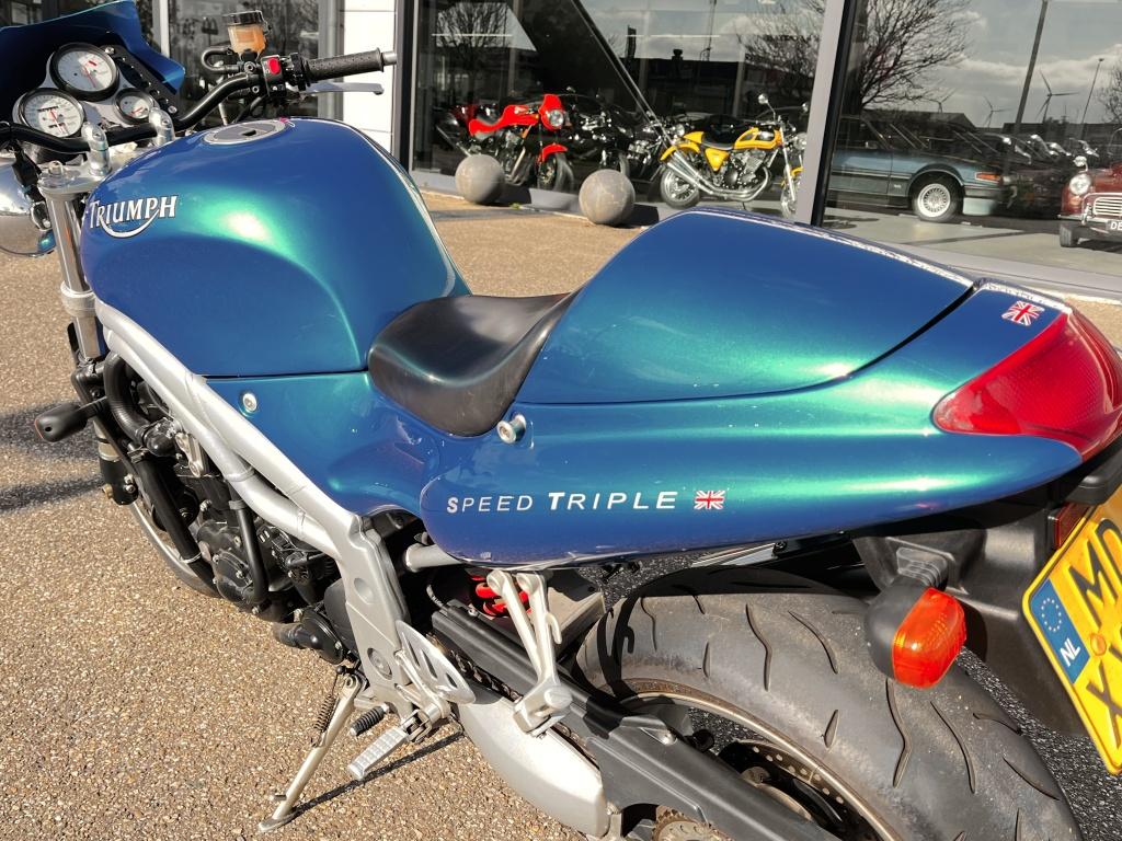 Triumph Speed Triple naked t509