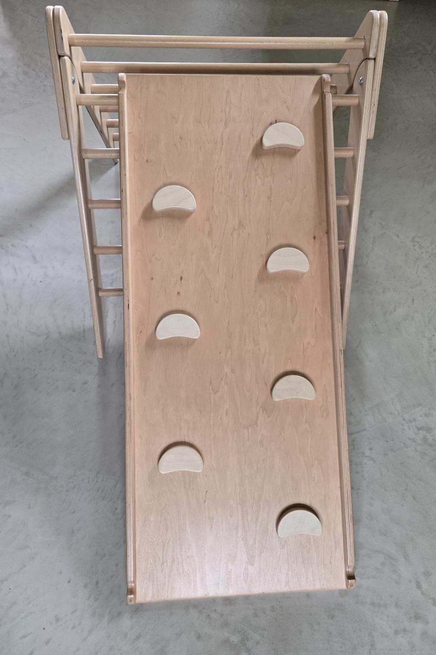 Houten glijbaan binnen