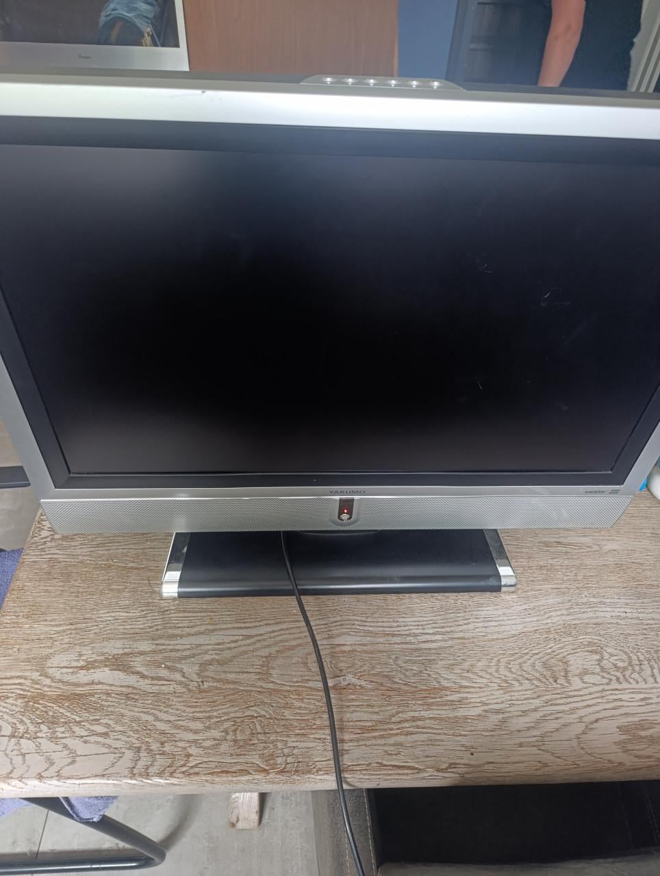 Yakumo tv 32 inch