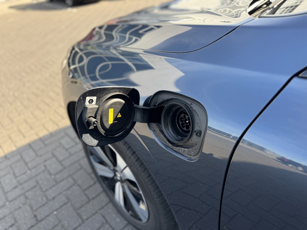 Volvo XC60 t6 398pk recharge plus dark| panodak| adap.cruise| trekhaak| 360