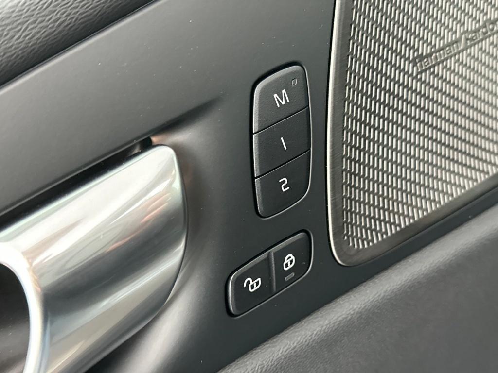 Volvo XC60 t6 awd gt ultra dark