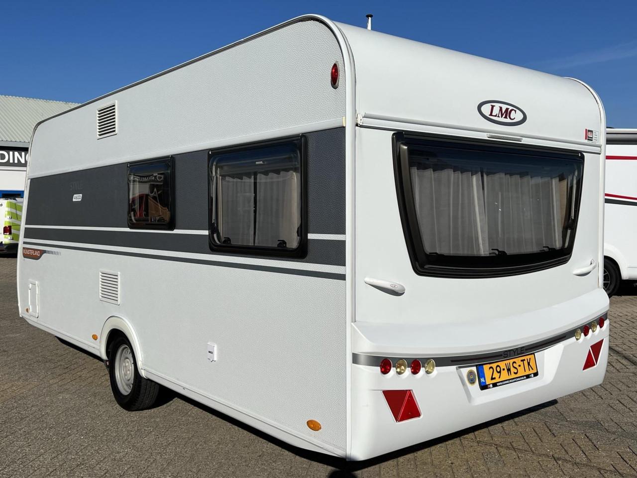 LMC Style 460D caravan, zeer compleet met mover, airco, voortent en luifel