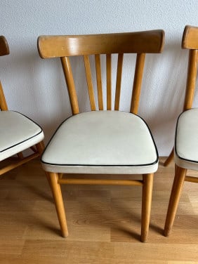 GRATIS 4 stoelen