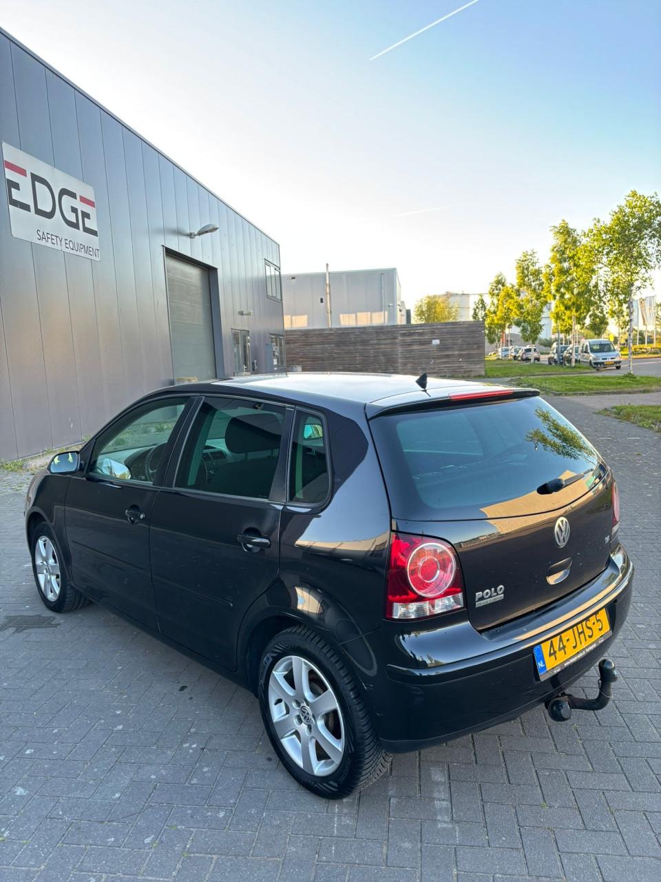 Volkswagen Polo 1.4 16V 59KW 2009 Zwart | NAP | NIEUWE APK!