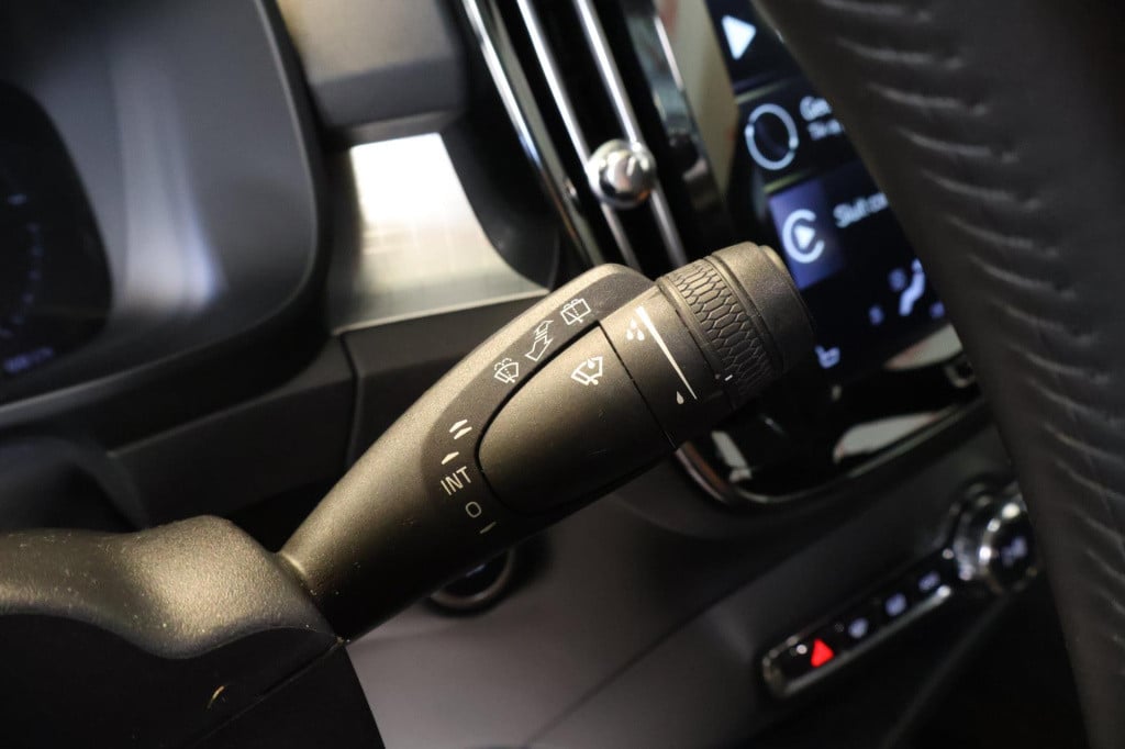 Volvo XC40 1.5 t5 twin engine momentum pro nl auto, trekhaak, el koffer,