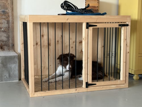 Handgemaakte houten hondenbench