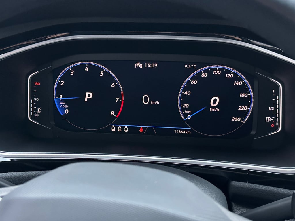 Volkswagen T-roc 1.5 tsi 150pk dsg r-line | elek. achterklep | camera | key