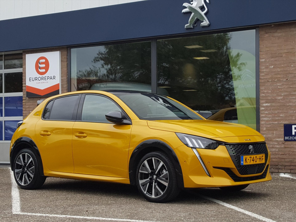 Peugeot 208 gt 1.2 puretech 100pk (vol)automaat (eat8) | navigatie 3d cockp