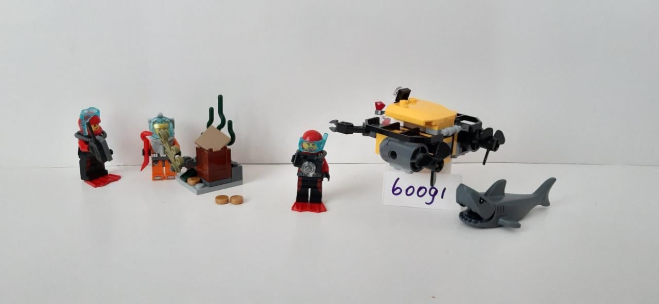 LEGO City 60091: Diepzee Starter Set,3 minifiguren + haai, boekje  + doos