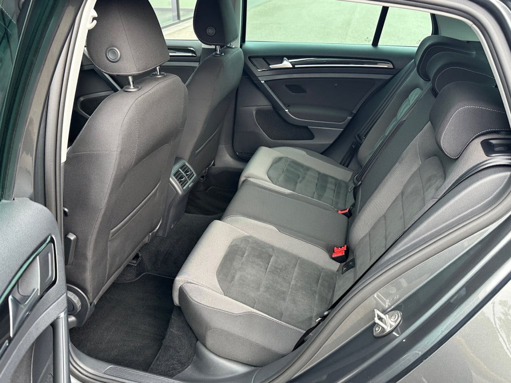Volkswagen Golf 1.5 tsi 150pk dsg highline | camera | virtual cockpit | tre