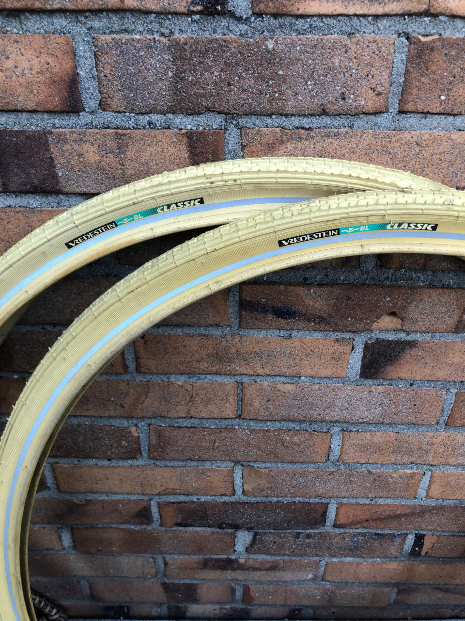 Nieuwe buiten banden.