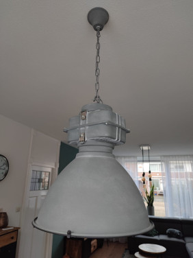 Industriële betonlook hanglamp h.50xd.48 ketting 80 cm