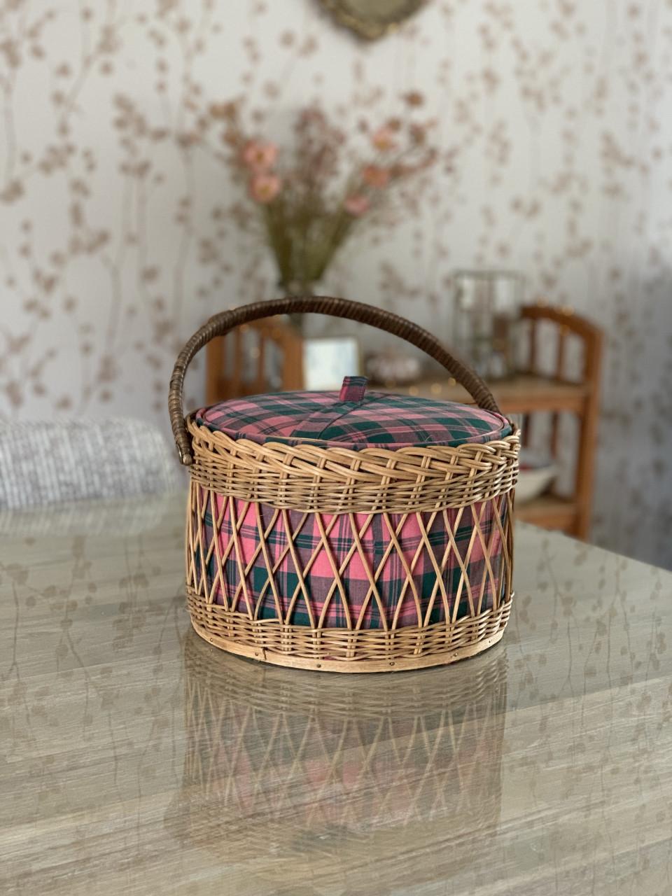 ✨Onwijs Leuke Vintage Naaimand in Zeer Goede Staat✨