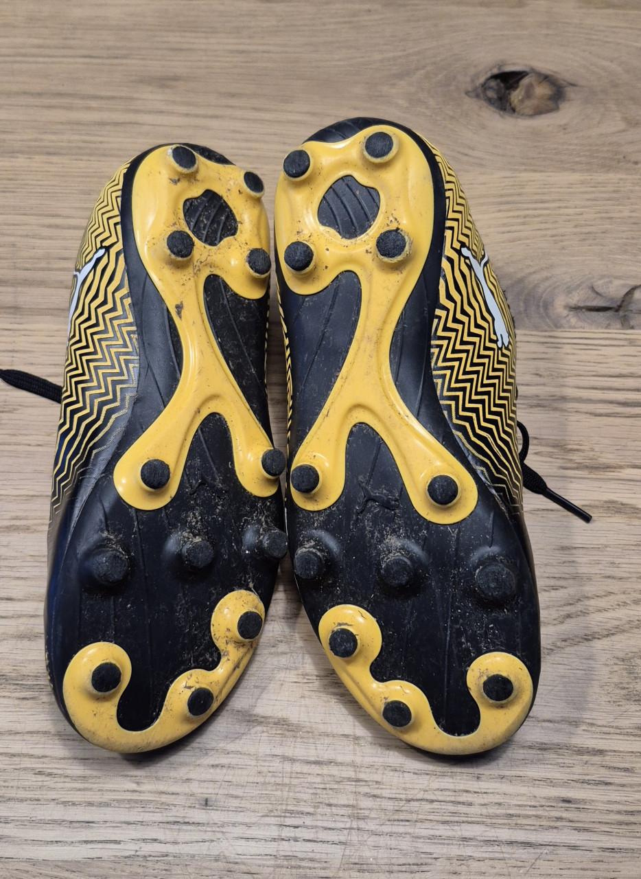 Voetbalschoenen maat 32