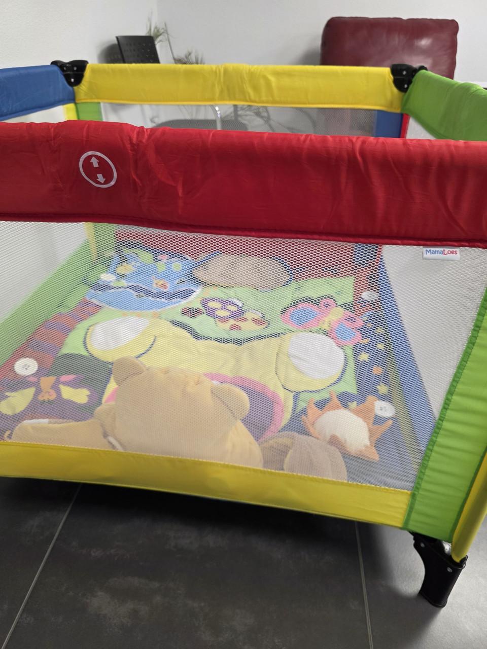 Kleurrijke opvouwbare baby box mamaloes