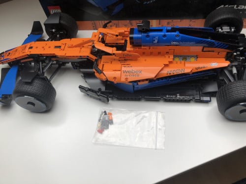 Lego Technic set, 42141, met Pirelli wiel stickers, nieuwstaat.