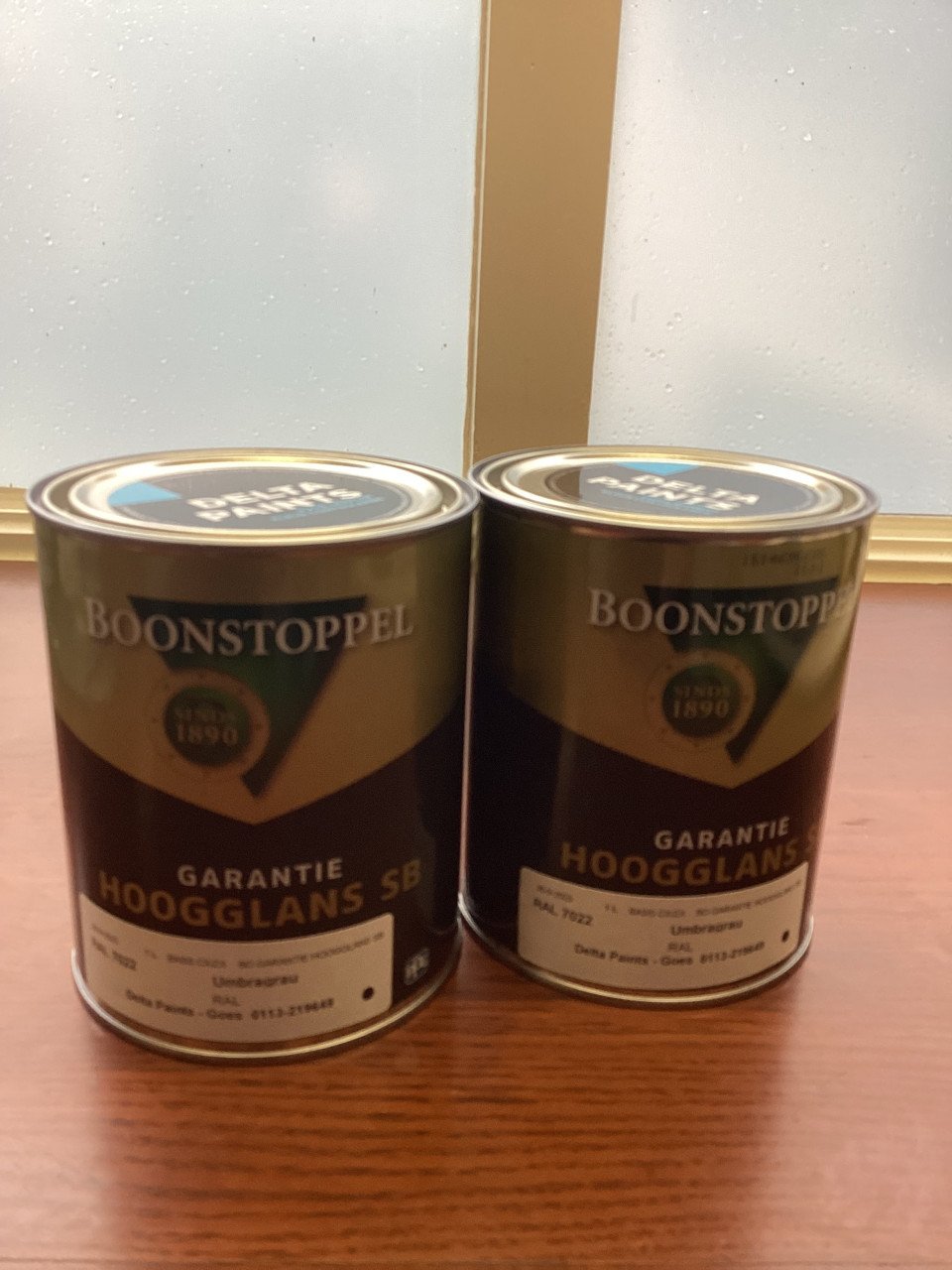 Boonstoppel hoogglans SB ral 7022, 2x1L samen €40