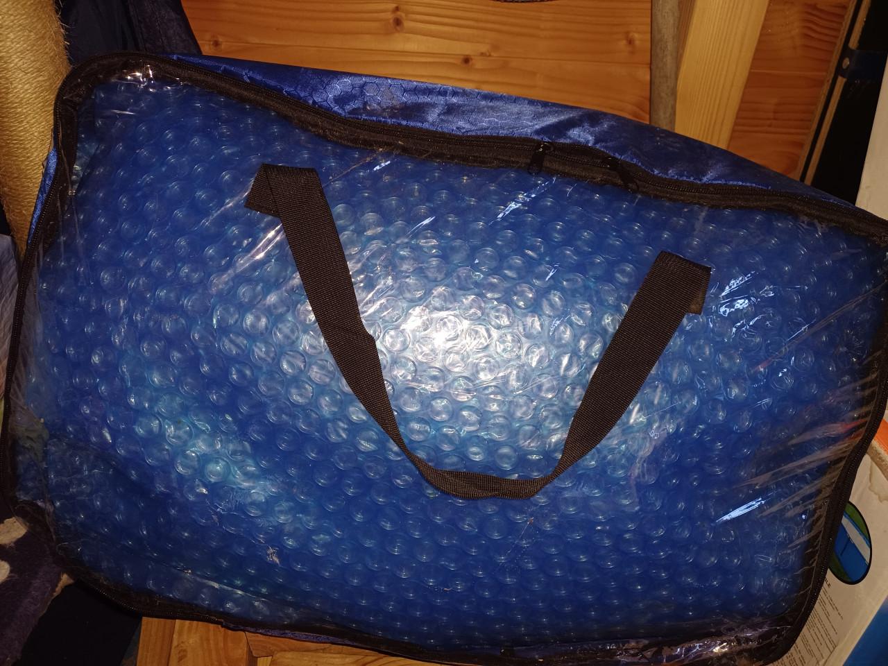 Zwembad met veel toebehoren