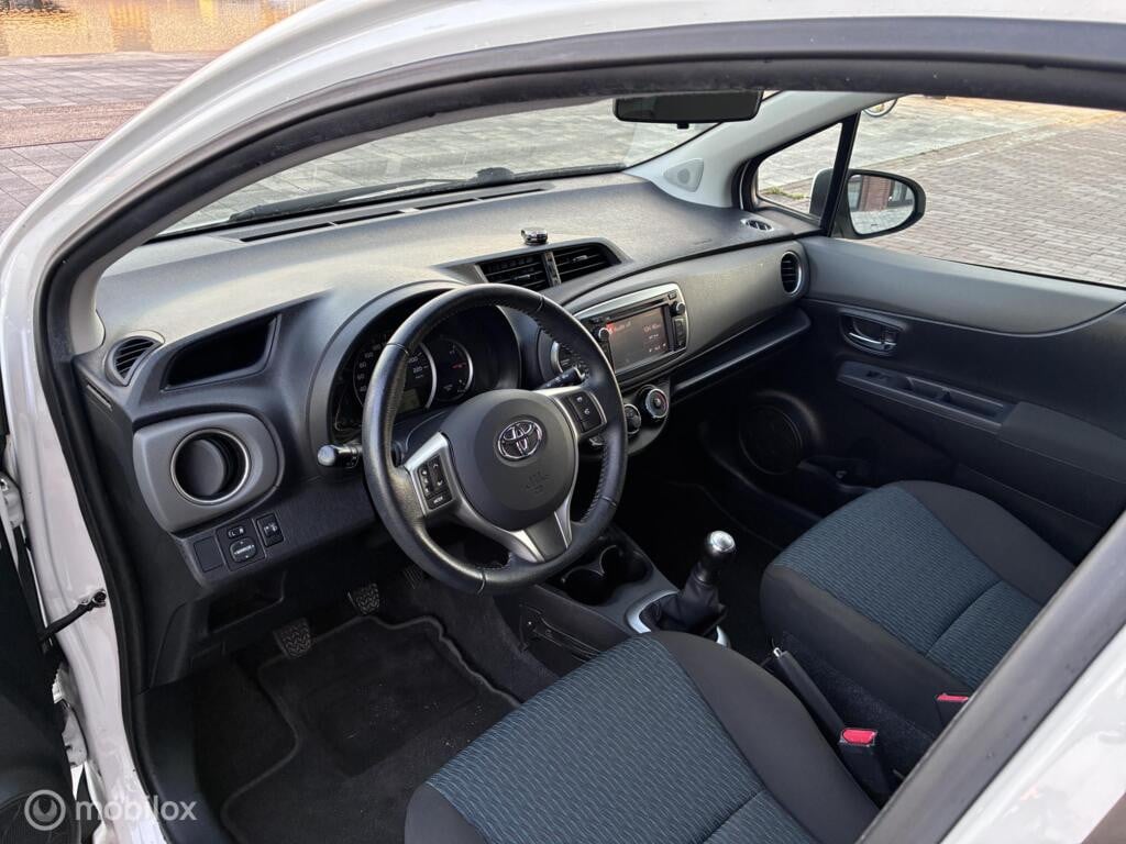Toyota Yaris, 1.0 VVT-i Aspiration Airco Navi km101.147 Nap 5Deurs BJ2011