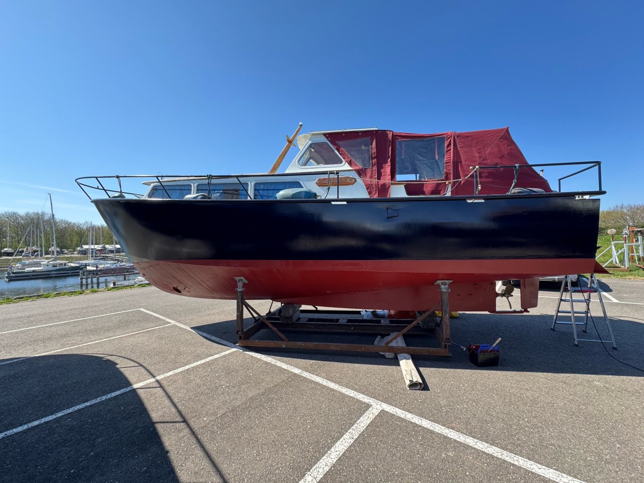 Stalen Braassem motorkruiser 9,8meter x 3,2 x 0,8 met ligplaats optie