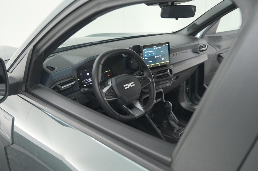 Dacia Duster mild hybrid 130 expression | camera | stoelverwarming | apple 