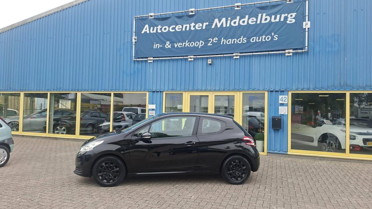 Peugeot 208 1.2 VTI Active 3deurs bj:2013 airco apk 5-2027 i.z.g.st