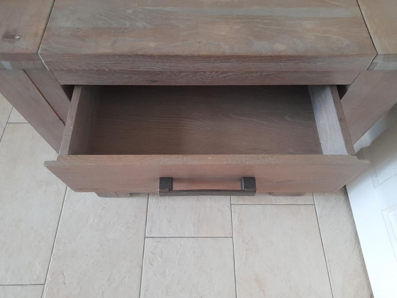 Side table 84 x 36 x 78H (in goede staat )