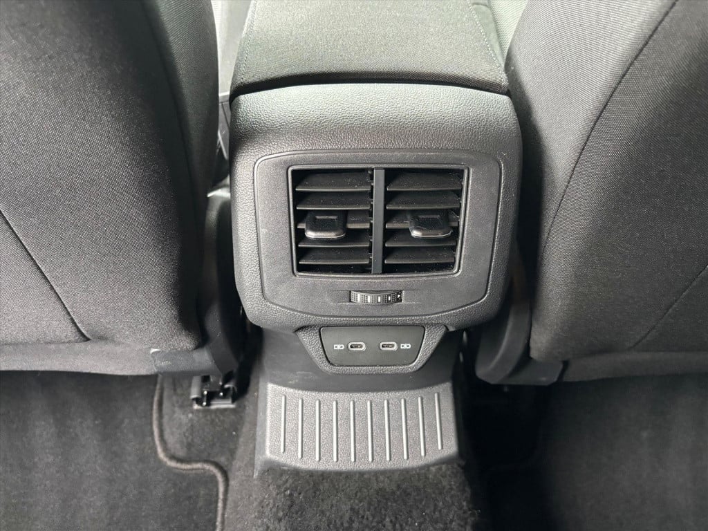 Volkswagen T-roc 1.0 tsi 110pk life| carplay| autom inparkeren|led| rijklaa