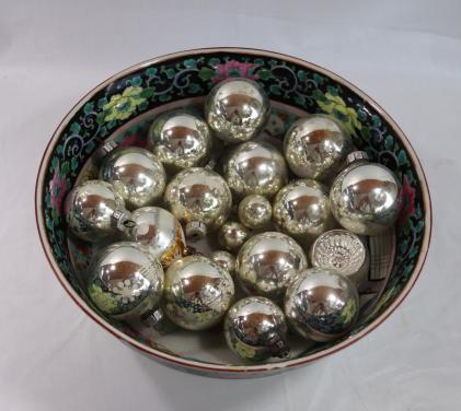 16 zilveren Kerstballen jaren 50