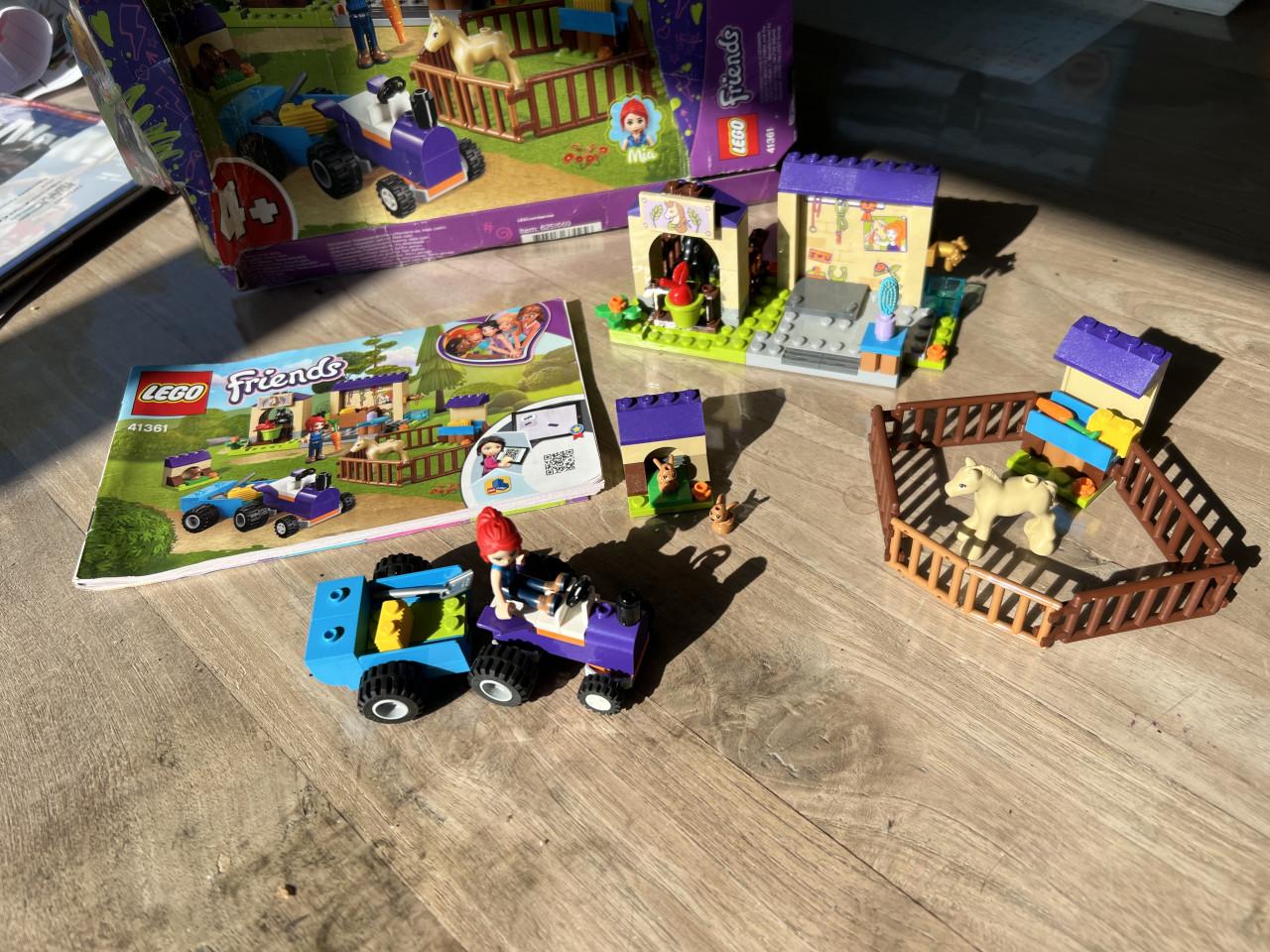 LEGO 41361 Mia’s Veulenstal