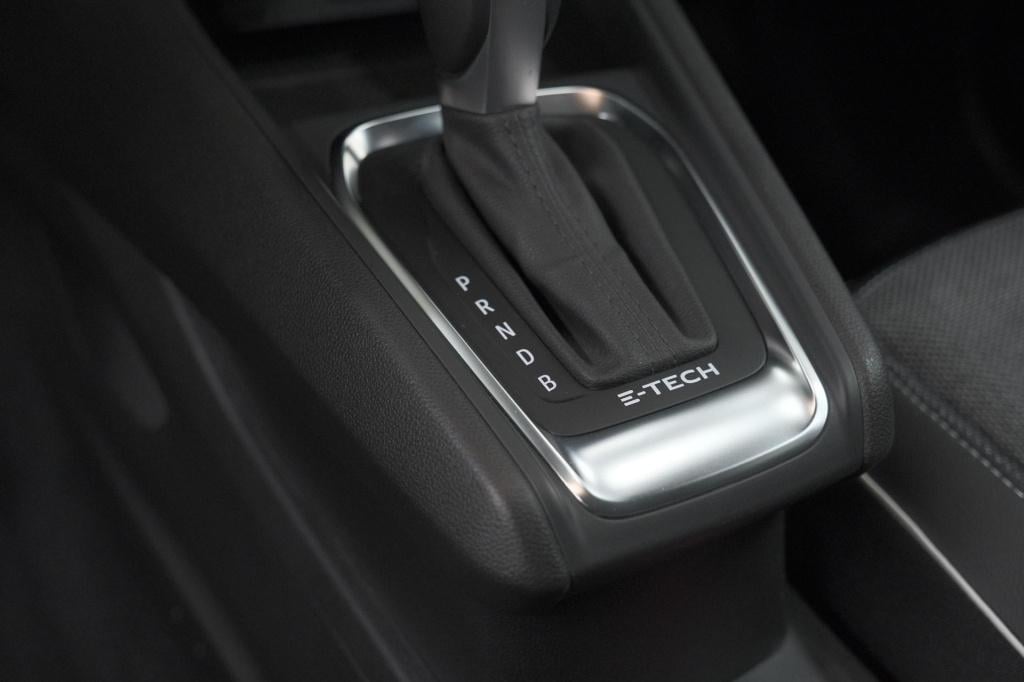 Renault Captur 1.6 e-tech full hybrid 145 techno | trekhaak | camera | navi
