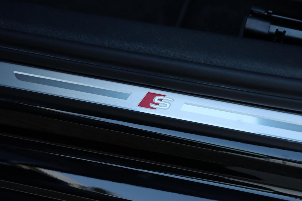 Audi A3 limousine 35 tfsi s-line edition 150pk s-tronic