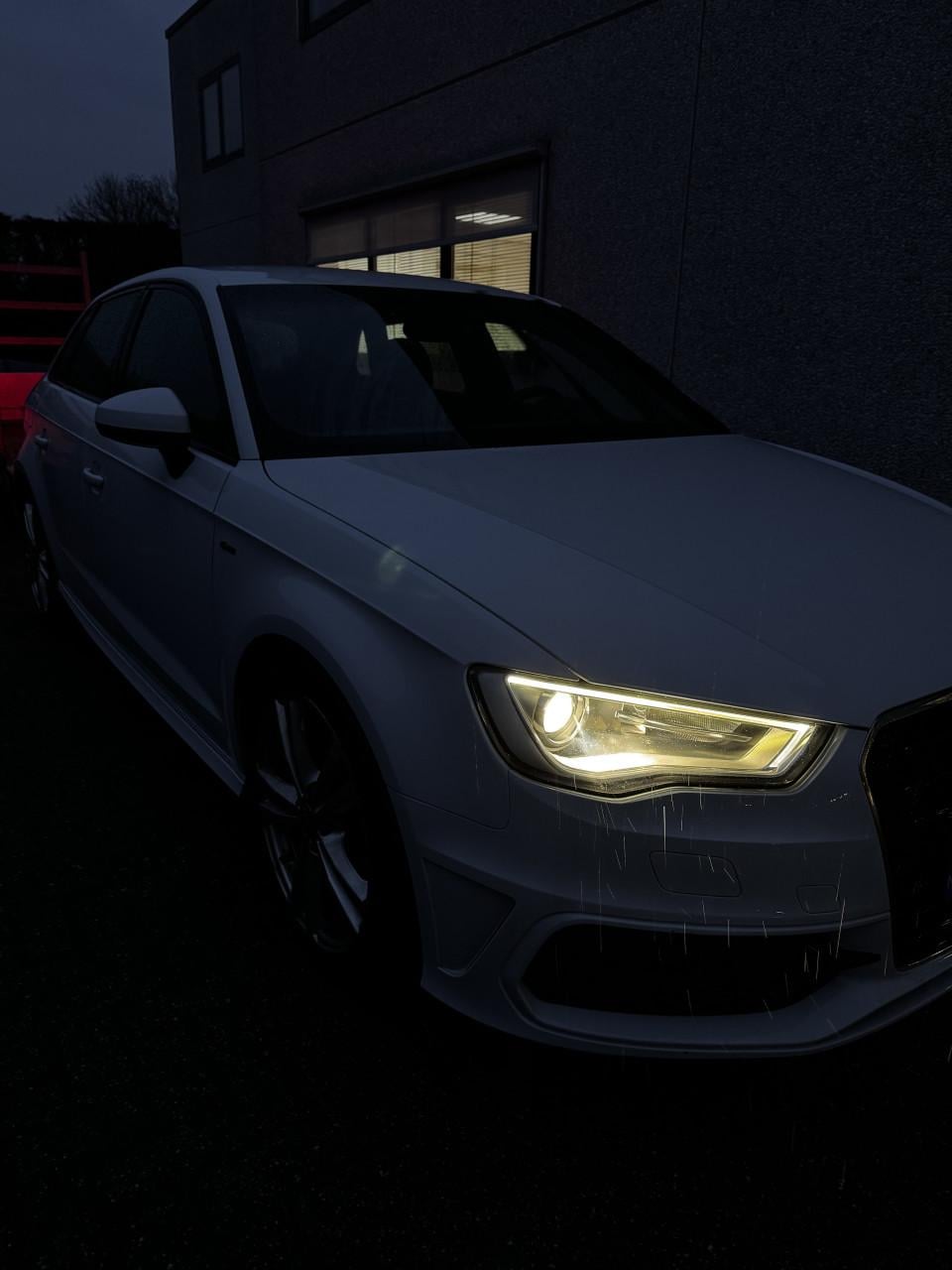 AUDI A3 SPORTBACK 3X S-Line 123PK + B&O