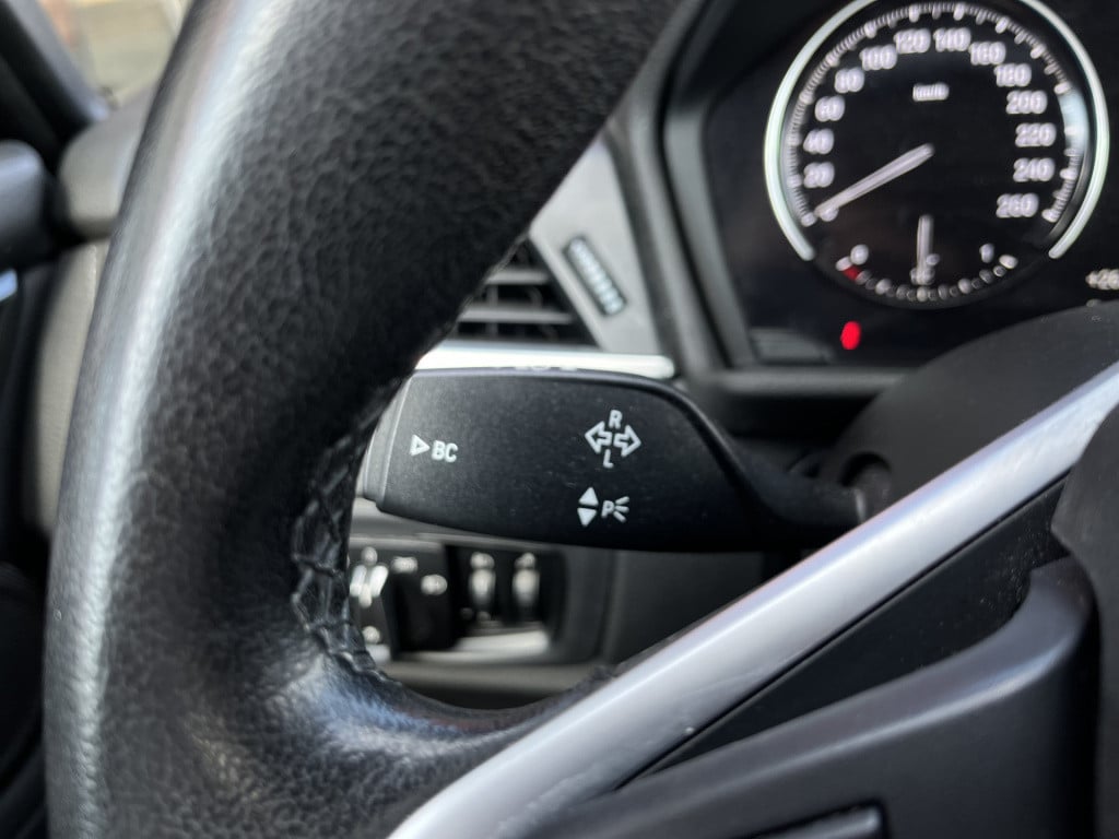 BMW 2-serie active tourer 220i high executive | head-up | navi | camera | l