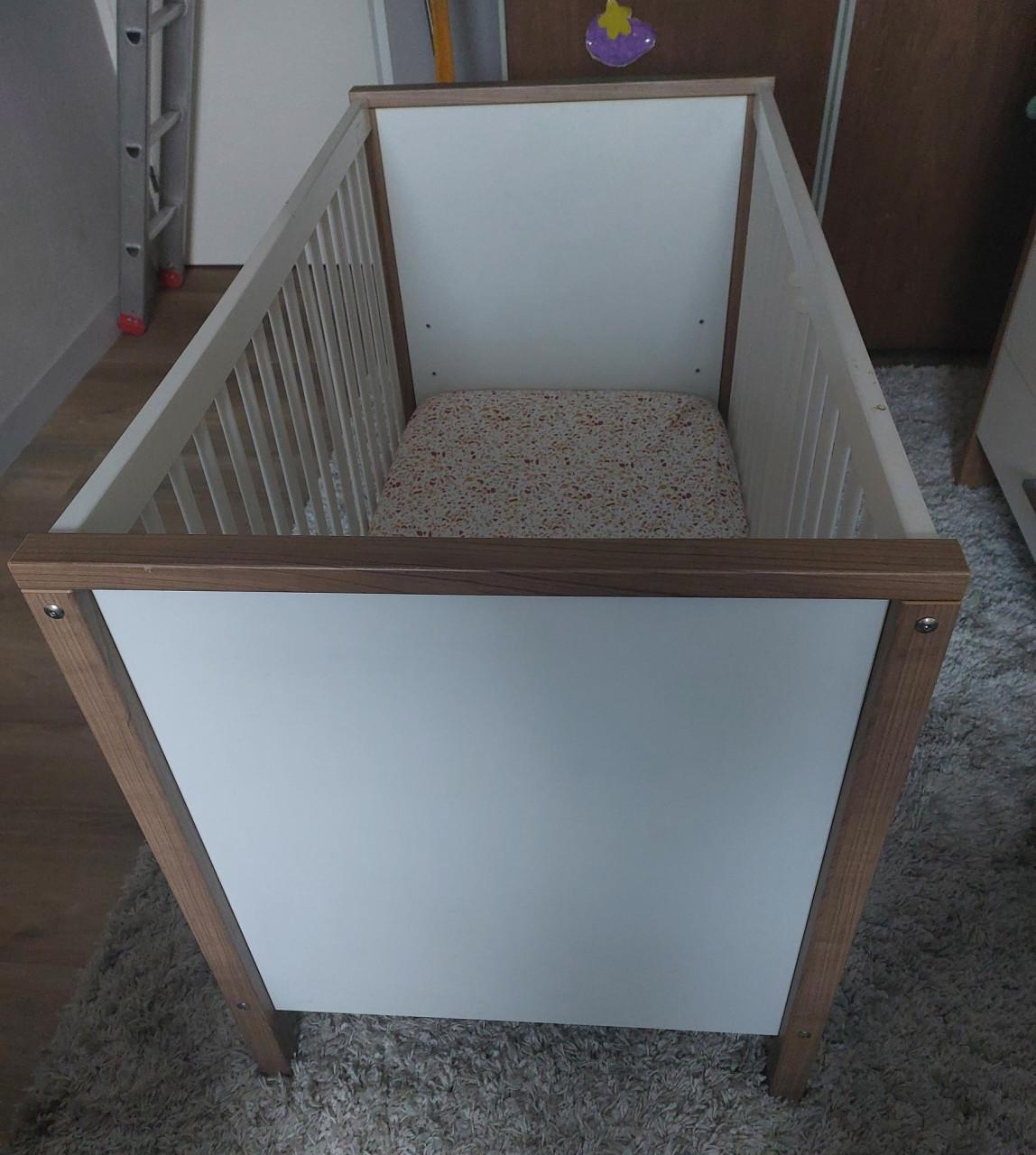 Mooi stevig ledikant