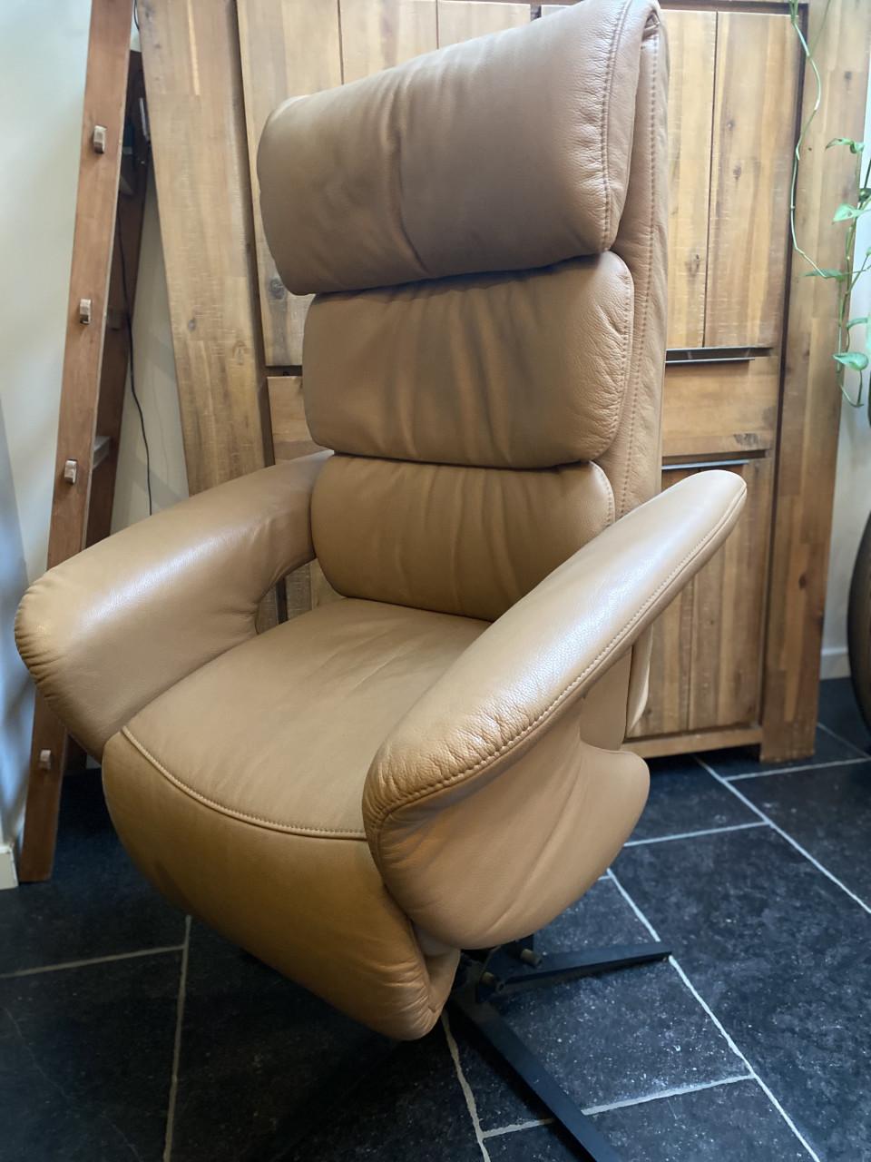 Mooie Meubelzorg sta op en relax fauteuil, met accu, 3 jaar oud