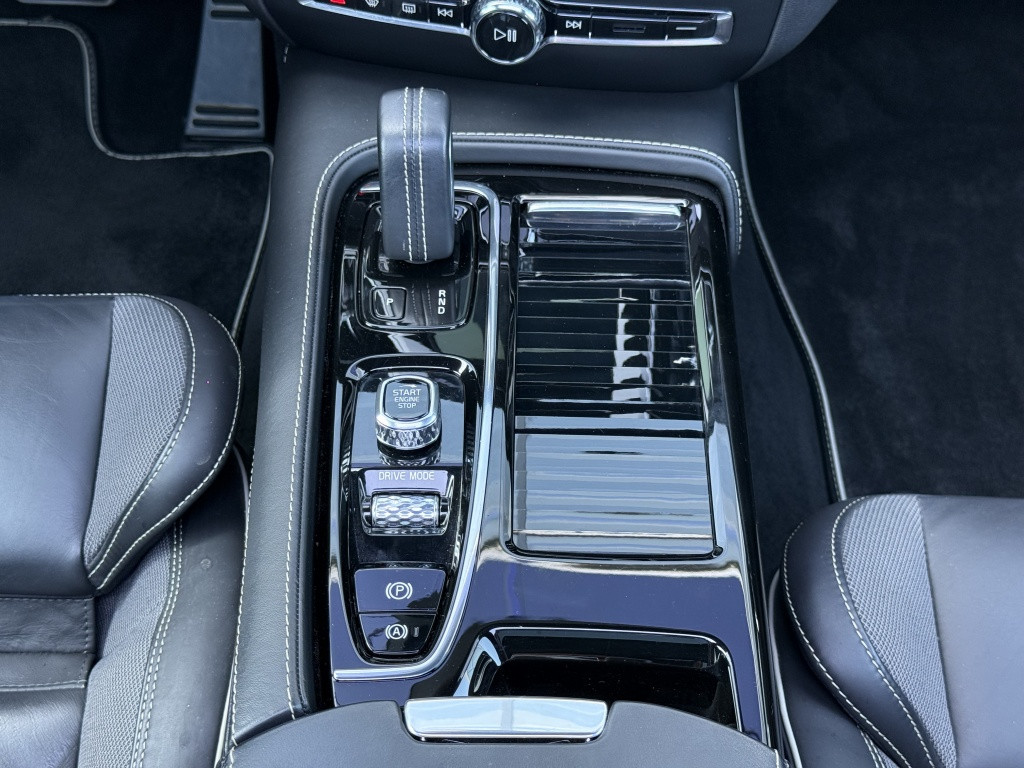 Volvo V60 t6 340pk recharge r-design| panodak| adap.cruise| h&ksound| came