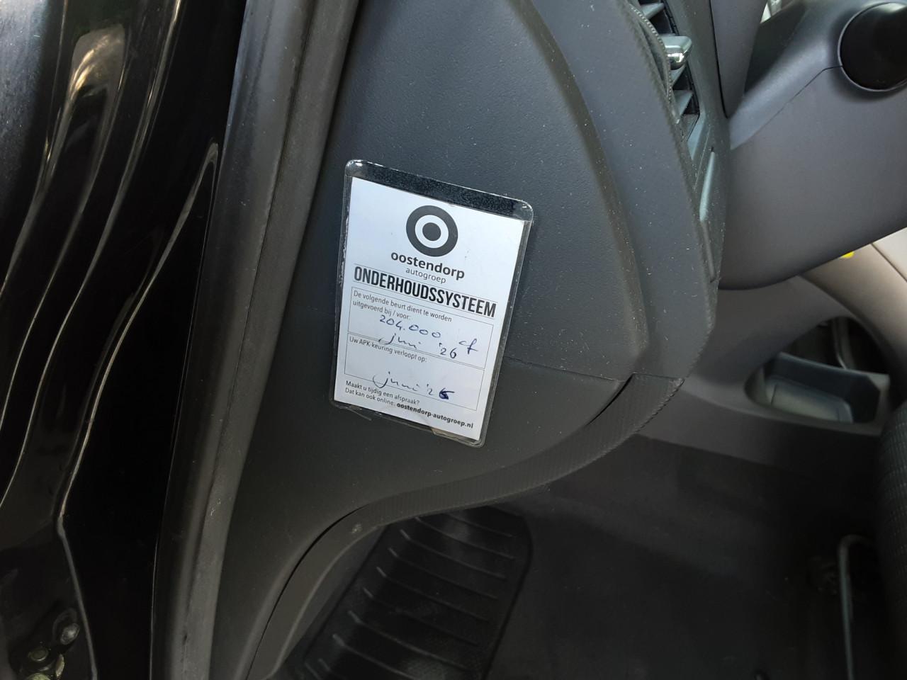 Toyota Auris 1.6-16V Sol