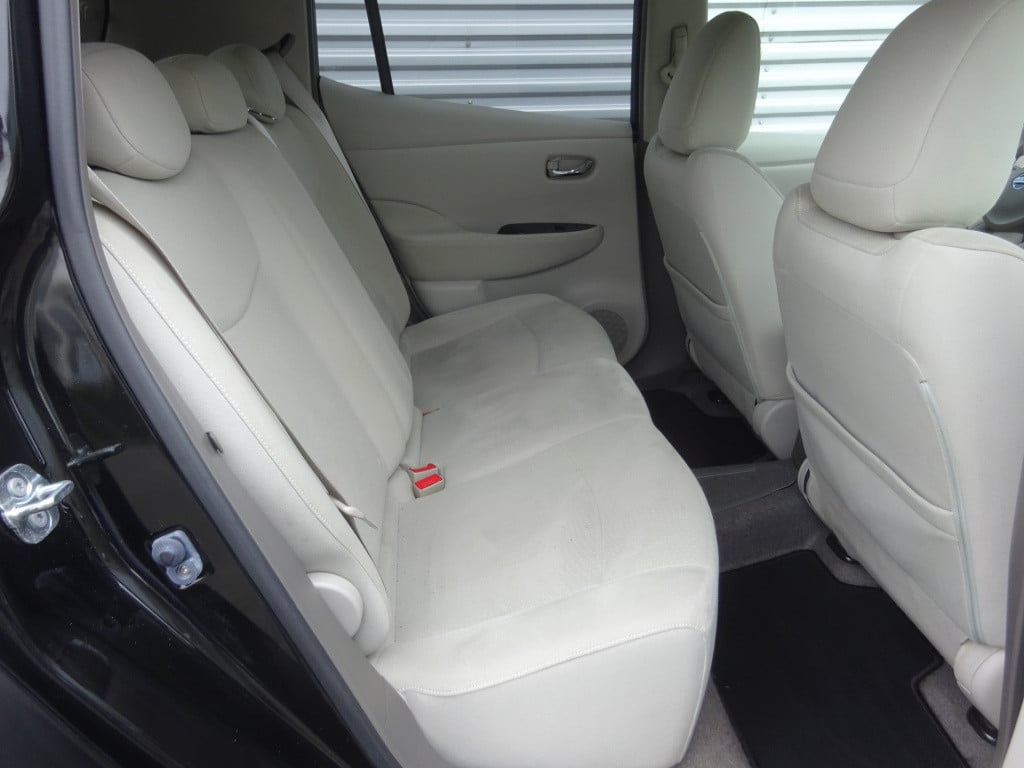 Nissan Leaf base 24 kwh climate / cruise / navi / camera / nap