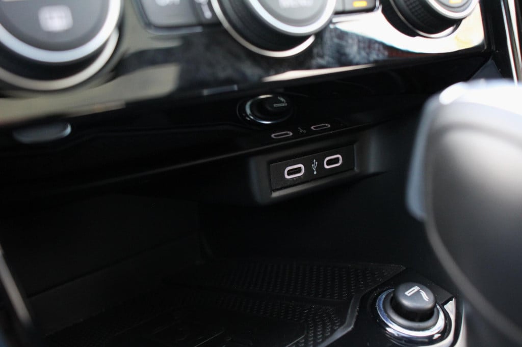 Volkswagen T-roc 2.0 tsi r 4motion - akrapovic - virtual - pano - leder - a