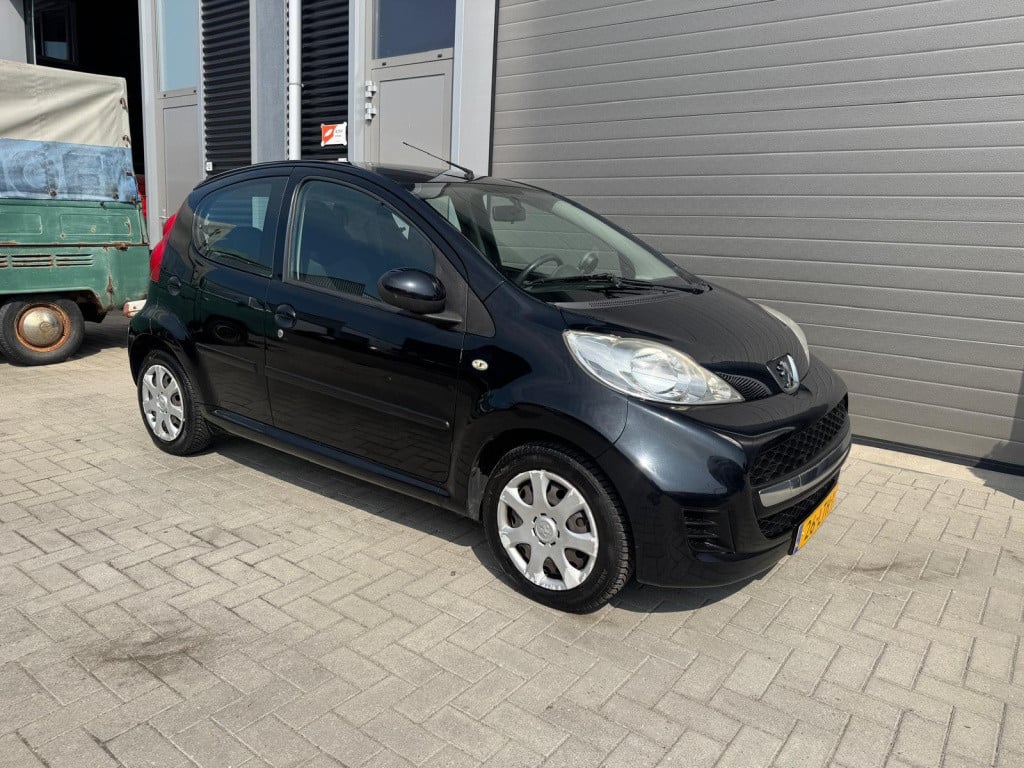 Peugeot 107 1.0-12v xs/nap/apk/airco
