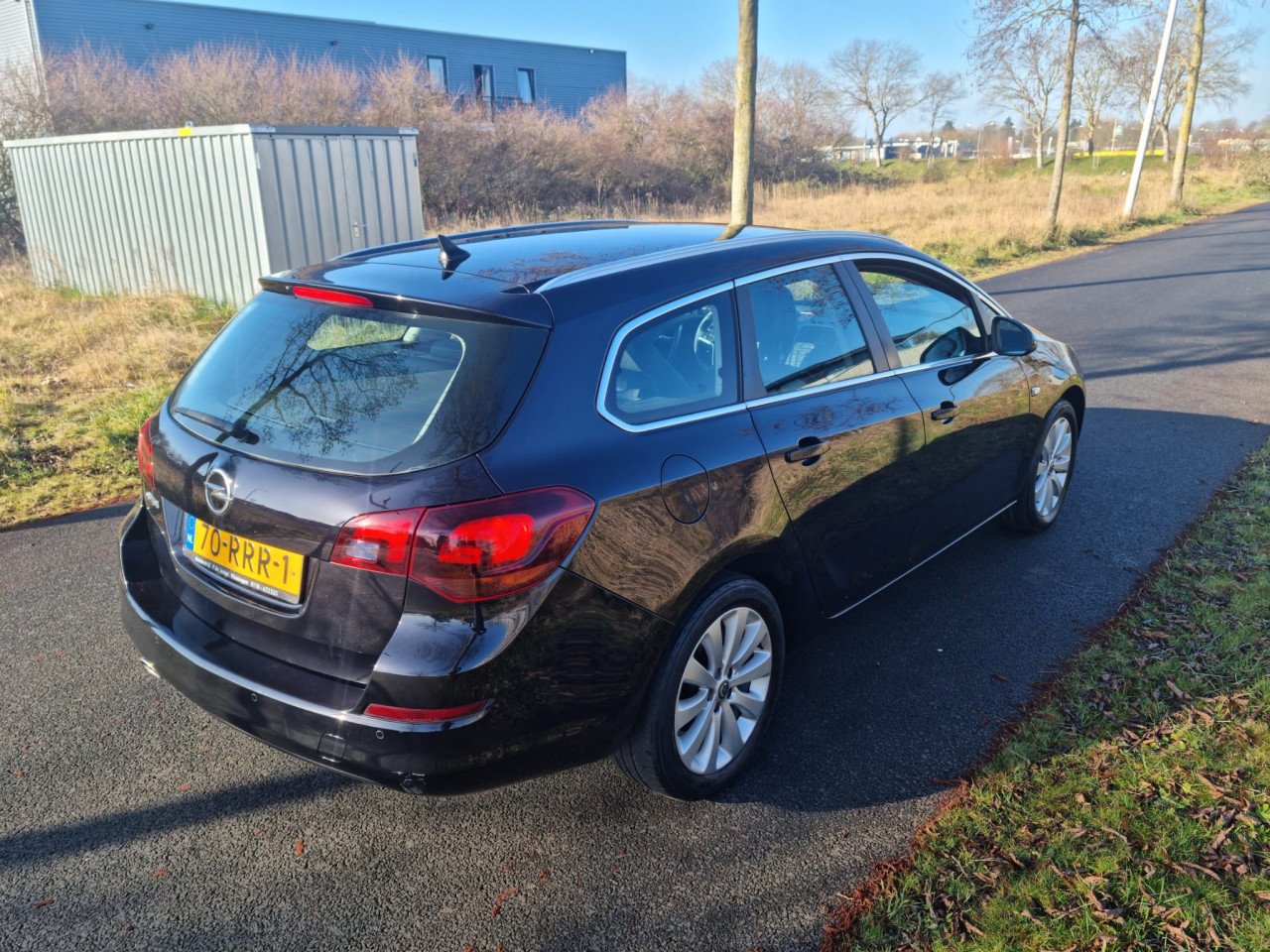 Opel astra sports tourer 1.4i turbo bj 2011