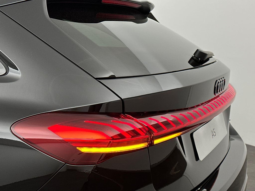 Audi A5 avant s edition 2.0 tfsi e 220 kw / 299 pk avant 7 versn