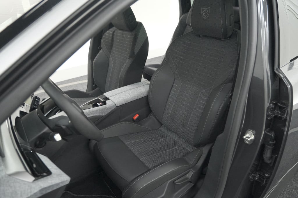 Peugeot 5008 1.2 hybrid 145 gt | panoramadak | camera | elektrische achterk
