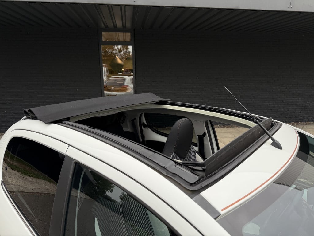 Peugeot 108 1.2 puretech // rolland garros // luxe uitvoering //