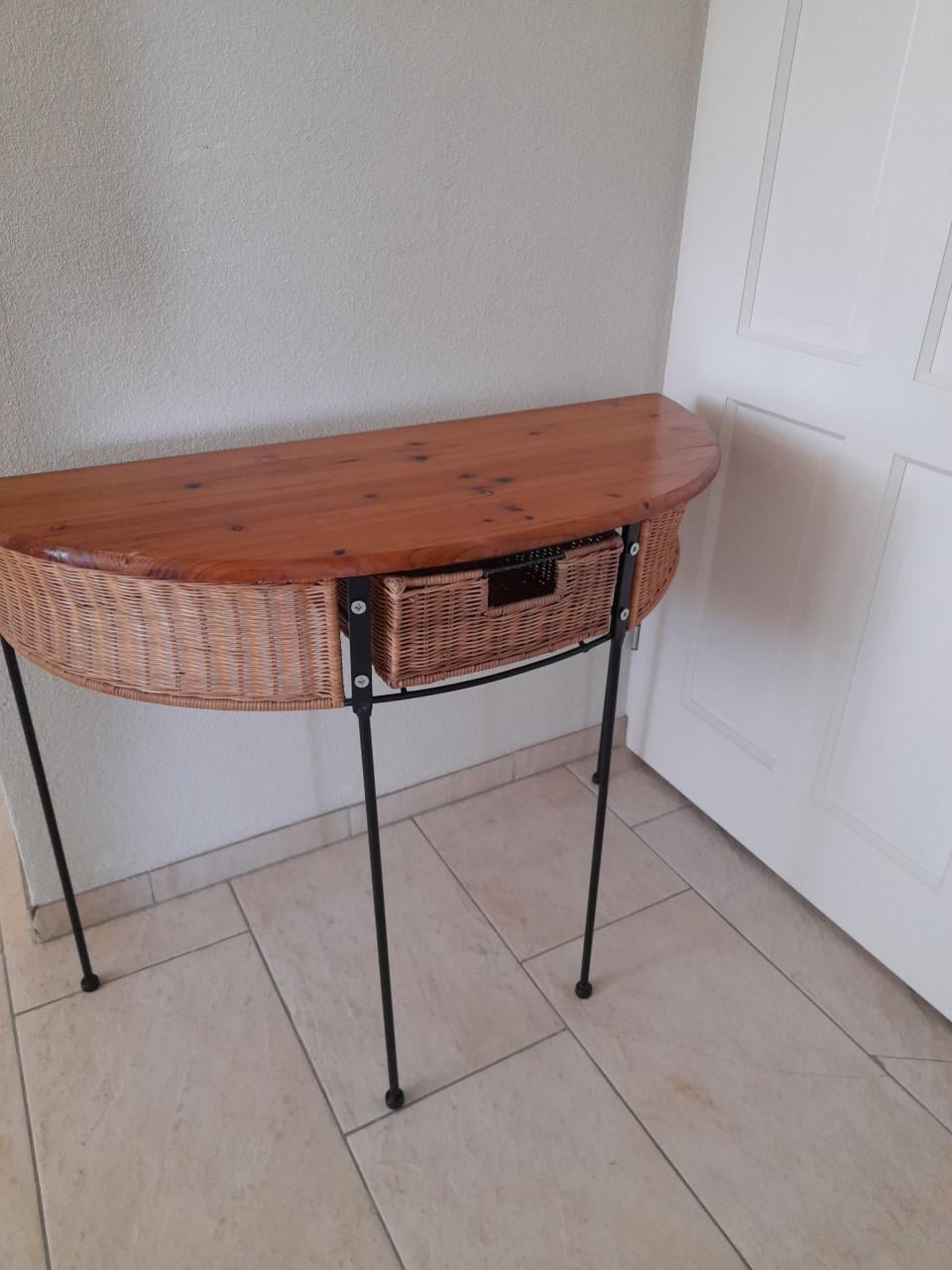 Side table  100 x 40 x 76H ( in goede staat)
