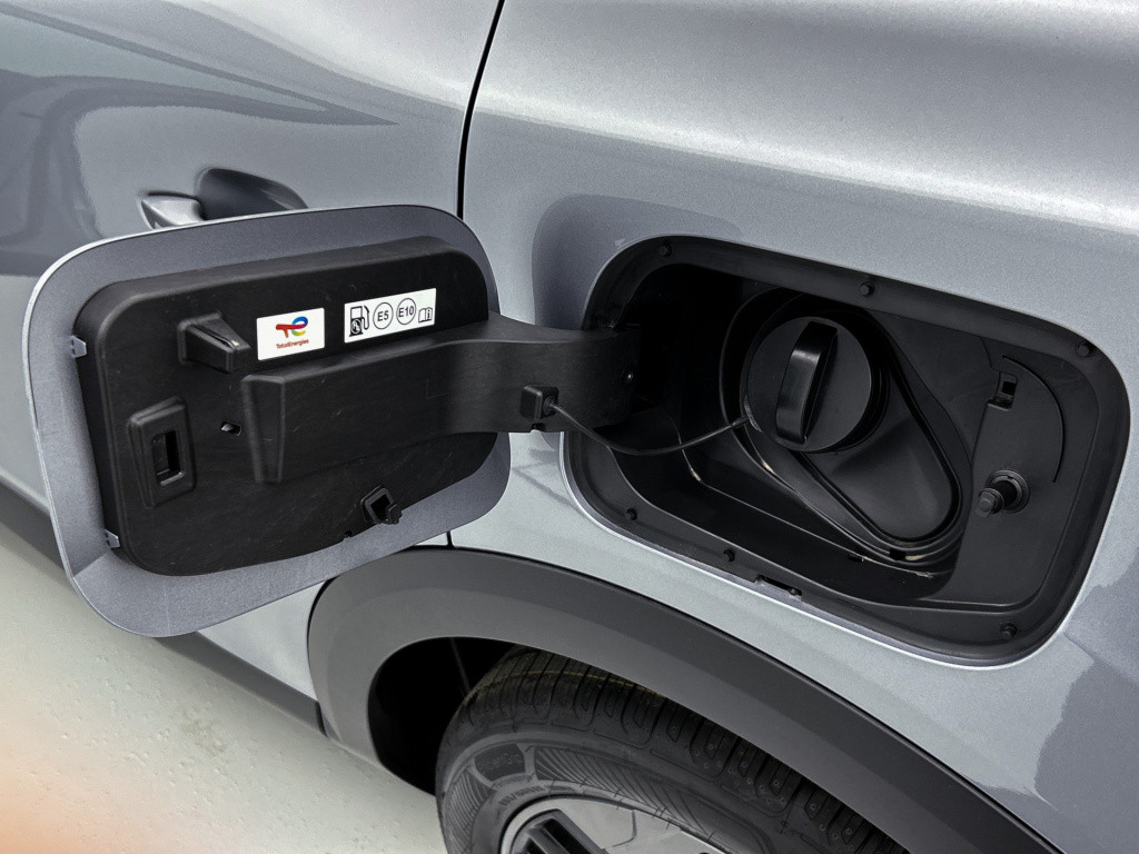 Citroen C4 X hybrid 136 pk automaat business | stoelverwarming